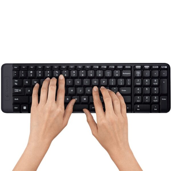 Logitech MK220 Wireless Keyboard and Mouse Combo 3