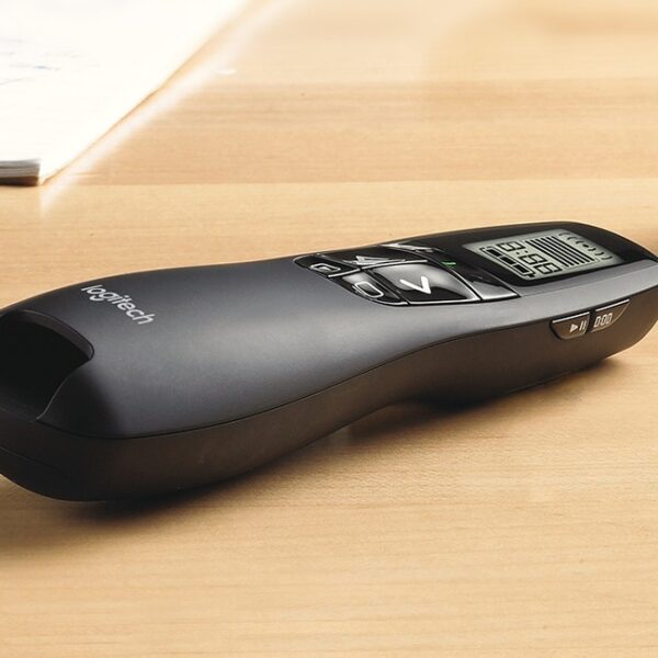 Logitech R800 Wireless Professional Presenter Remote 3