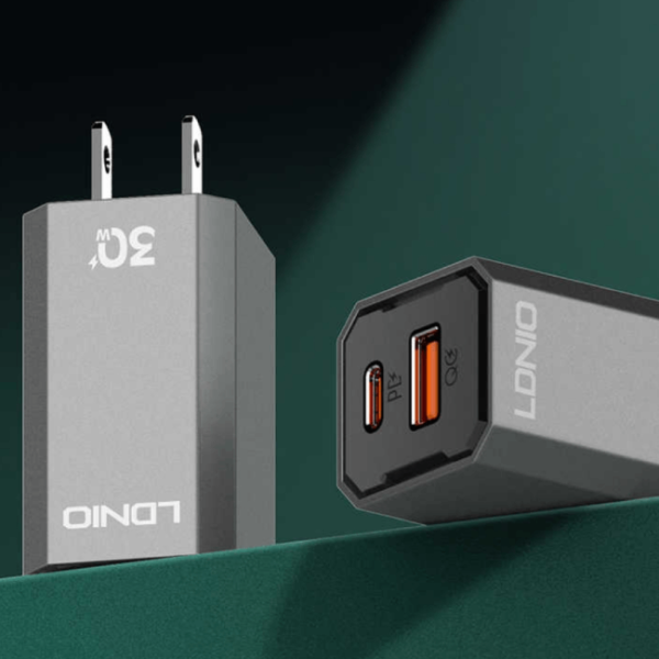 LDNIO A2527C 30W PD QC3.0 Wall Charger US 3