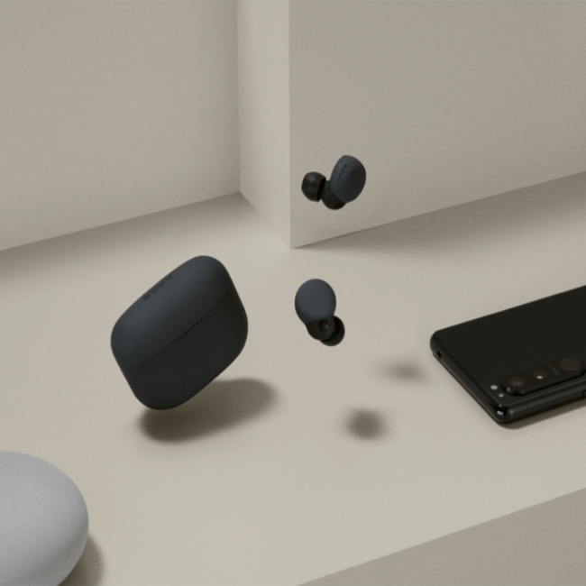 ls large AssetHierarchy ConsumerAssets Accessories Headphones Earbuds 2022 WF LS900N ProductImages B eComm 04 LinkBudsS insituation black.png 20230326